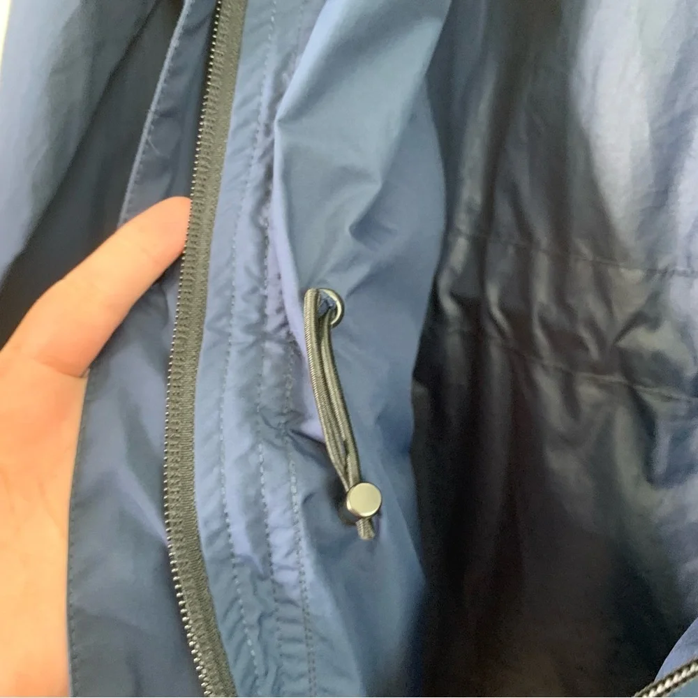 Everlane womens blue full zip hooded rain jacket XS